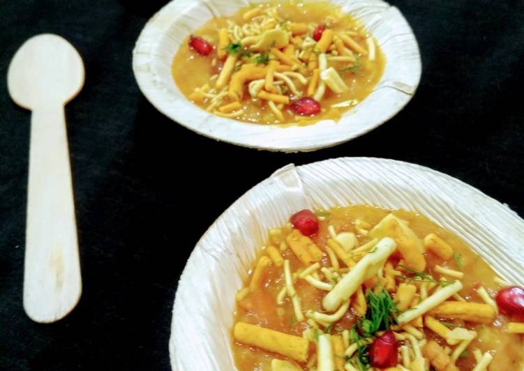 Recipe of Yummy Banarasi Tomater Chat