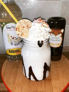 A picture of SW Banana Split Milkshake🍌 (5 syns).
