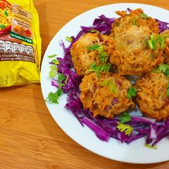 A picture of Maggi pakoda recipe.