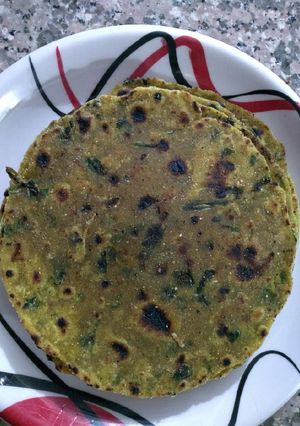 મેથી ના થેપલા (Methi Thepla Recipe In Gujarati) રેસીપી મુખ્ય ફોટો