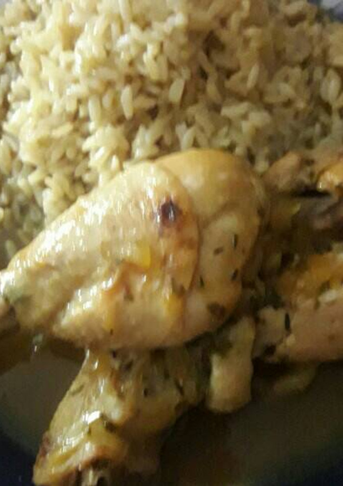 Una foto de Muslos de pollo al vino