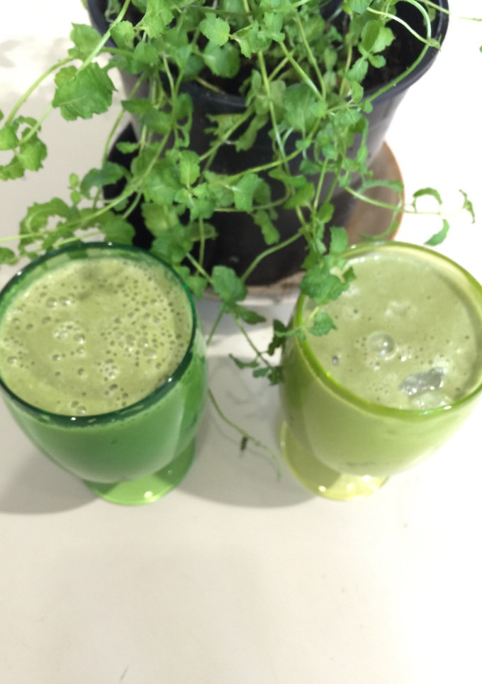 Una foto de Batido de coco tierno con menta dulce (Smoothie)