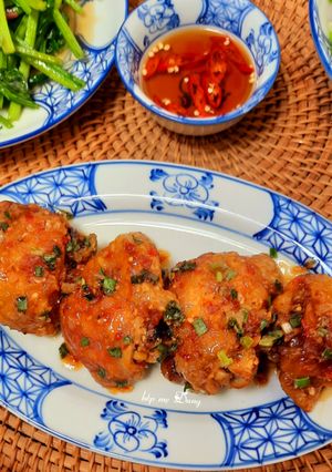 Hình của món Má đùi gà chiên nước mắm.