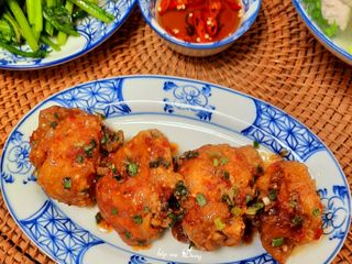 Má đùi gà chiên nước mắm