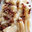 Mandioca com bacon e alho