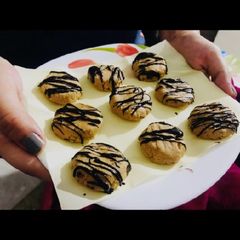 A picture of No bake oats cookies.