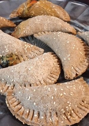Una foto de Empanadas vegetarianas integrales de espinaca salteada