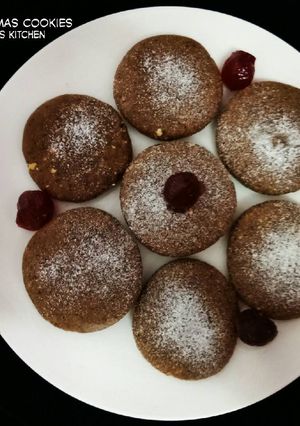 A picture of Christmas Cookies (no bake).