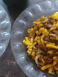 عکسی از دستور خوراک سیب زمینی و قارچ