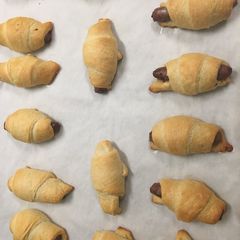 A picture of Sausage rolls.