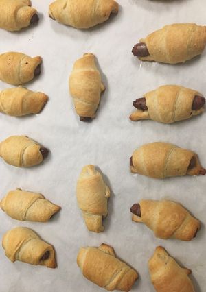 A picture of Sausage rolls.