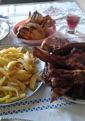Φωτογραφία της συνταγής Mix grill στα κάρβουνα και πατατούλες "τηγανιτές" στο φούρνο