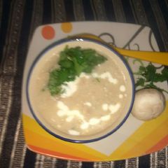 A picture of Mushroom soup.