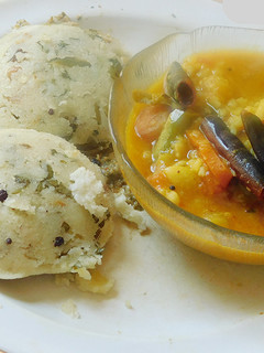 ஹோட்டல் ஸ்டைல் ரவா இட்லி(RAVA IDLI RECIPE IN TAMIL) செய்முறை முக்கிய புகைப்படம்