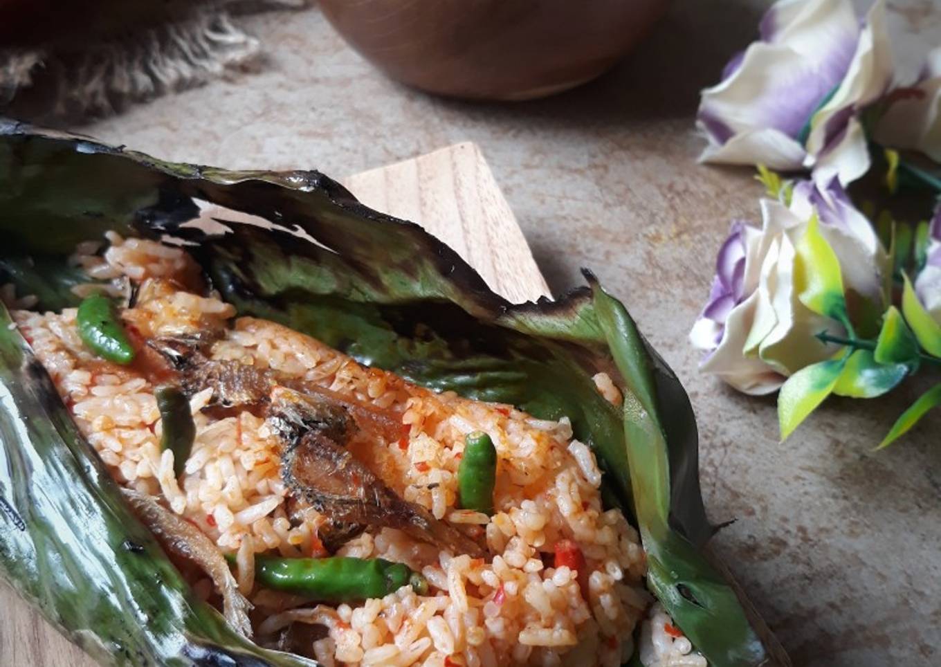 Nasi Bakar Teri Goreng