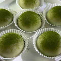 A picture of Matcha Ice Cream Mochi (抹茶冰淇淋麻薯).