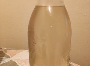 Una foto de Agua de cáscara de piña