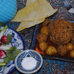 A picture of Kofteh Tabrizi (Persian giant meat balls).