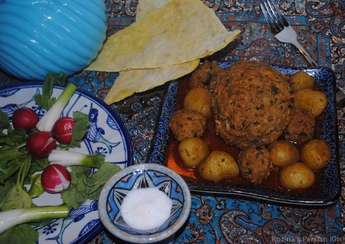 Kofteh Tabrizi (Persian giant meat balls)