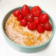 Sarapan Diet : Chia Seed Oatmeal Strawberry (197 kkal)
