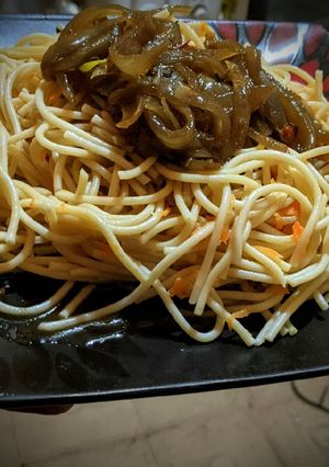 A picture of Onion sauce.