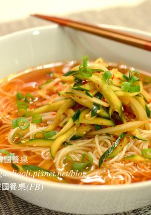黃瓜冷湯麵，오이냉국수 的食譜成品照片