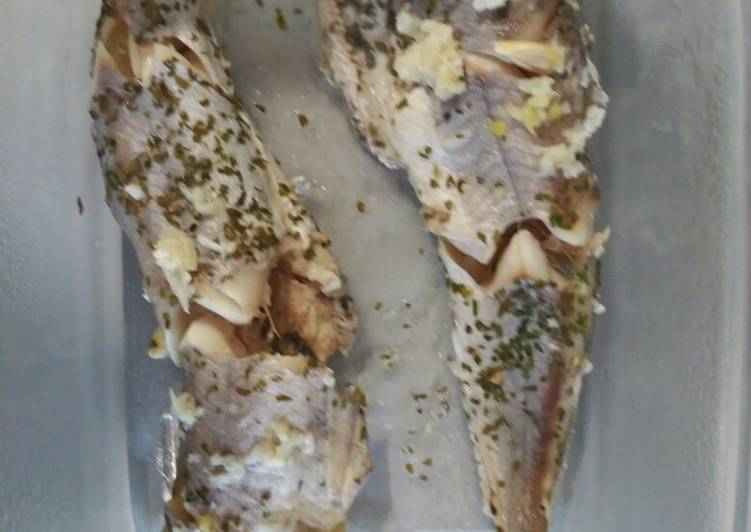 Bacaladillas al limón en estuche de vapor