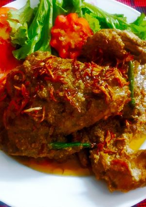 বিয়ে বাড়ির বাবুর্চির স্টাইলে মোরগ মোসাল্লাম রেসিপির প্রধান ছবি