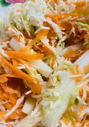 Una foto de Ensalada Zanahoria, Apio, Repollo