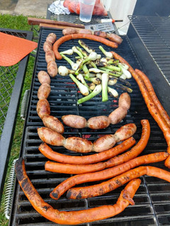 Una foto de Se va a hacer o no la carnita asada?