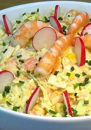 Una foto de Ensalada de Col o Repollo con gambas (Coleslaw)