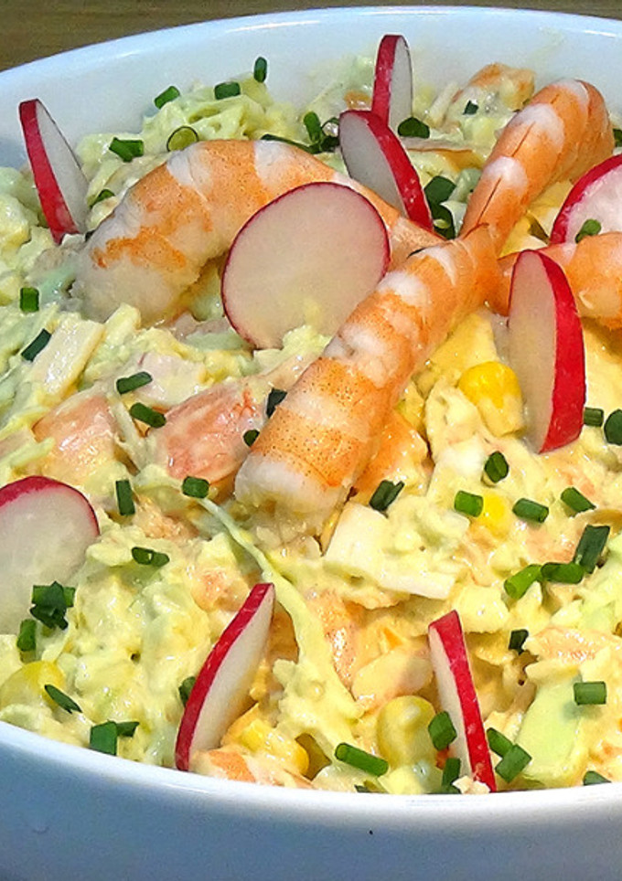 Una foto de Ensalada de Col o Repollo con gambas (Coleslaw)