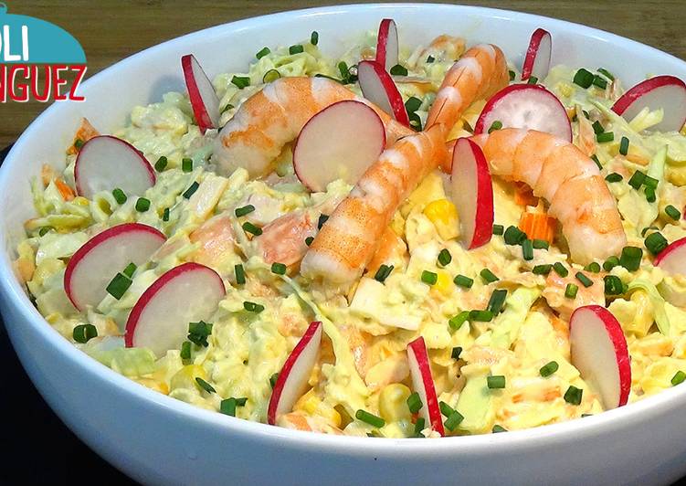 Ensalada de Col o Repollo con gambas (Coleslaw)