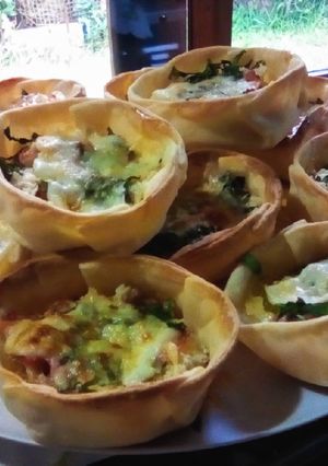 Una foto de Tarteletas con fiambre y verduras 💚✪
