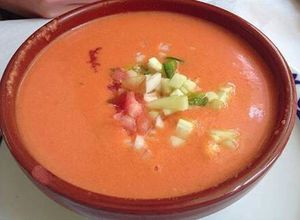 Una foto de Gazpacho tradicional español