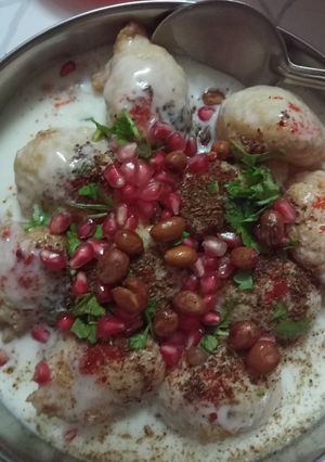 દહીં વડા (Dahi Vada Recipe In Gujarati) રેસીપી મુખ્ય ફોટો
