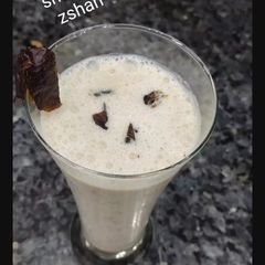 A picture of Dates banana shake.