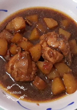 Foto resep Semur ayam kentang simple