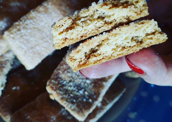 Biscotti al burro e scatole di latta - Una Ricetta al Giorno