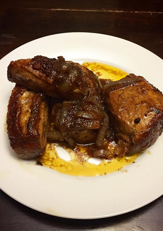 Una foto de Filete de Res en reducción de Cebolla