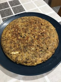 Una foto de Tortilla de patata con morcilla de Burgos