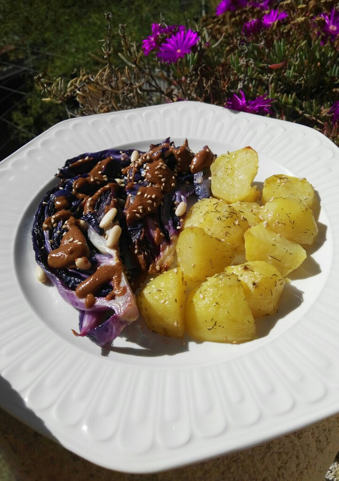 Una foto de Lombarda al horno con salsa de miso