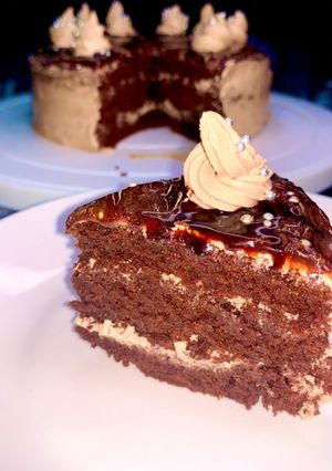 சாக்லேட் ட்ரிஃபில் கேக் (Chocolate truffle cake recipe in tamil) செய்முறை முக்கிய புகைப்படம்