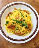 Bún xào nghệ đơn giản