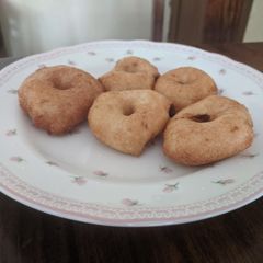 A picture of Soft urad dal vada.