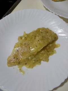 Una foto de Merluza en salsa de cebolla (a mi manera)