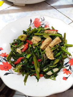 Foto resep Tumis kangkung tempe semangit