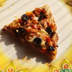 A picture of Pizza without yeast 🍕.