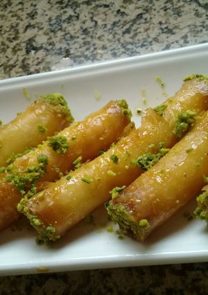 A picture of Baklava Rolls.