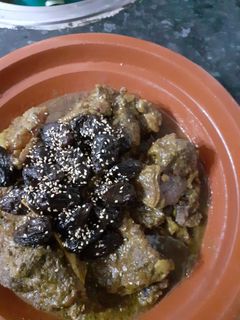 صورة لوصفة طجين اللحم بالبرقوق